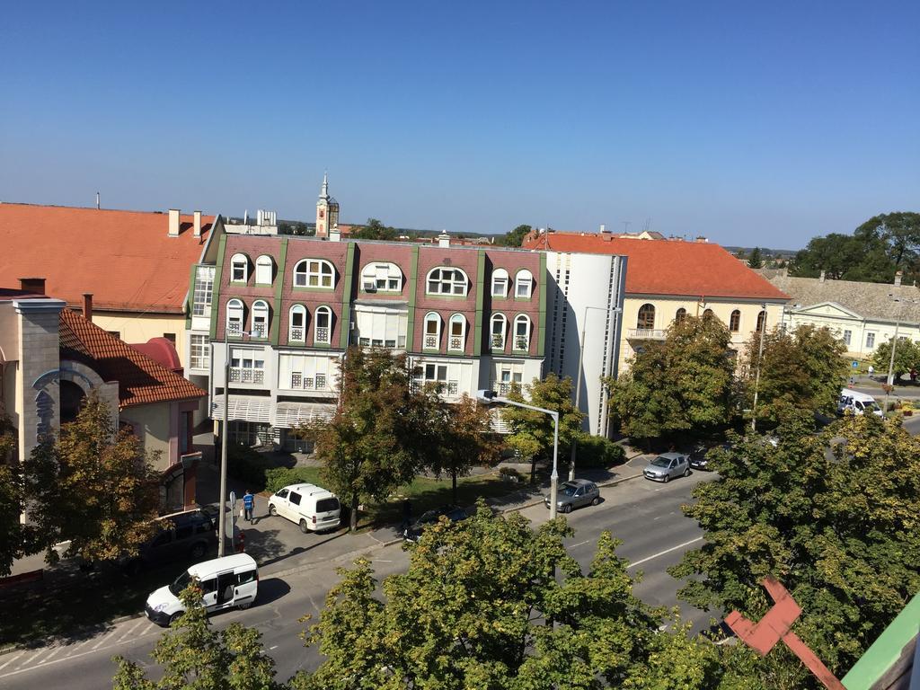 Belvarosi Deluxe Apartman Baja Dış mekan fotoğraf